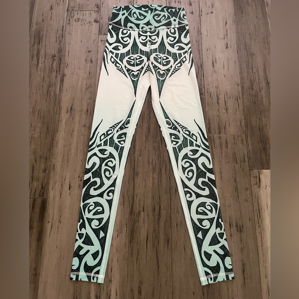 Arthletic Wear Leggings Size Small
